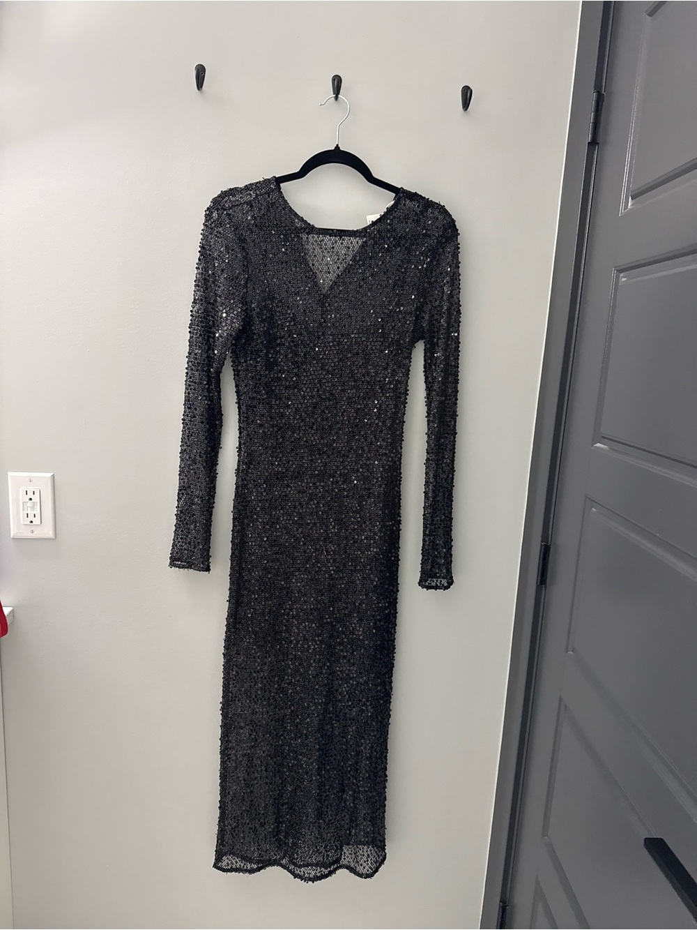 H&M Black Sequin Long-Sleeve V-Neck Midi Dress
